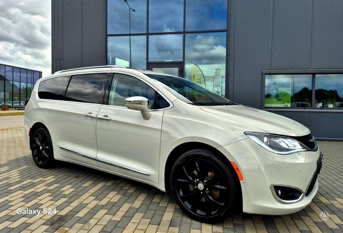 Chrysler Pacifica, 3.6 l., Минивэн