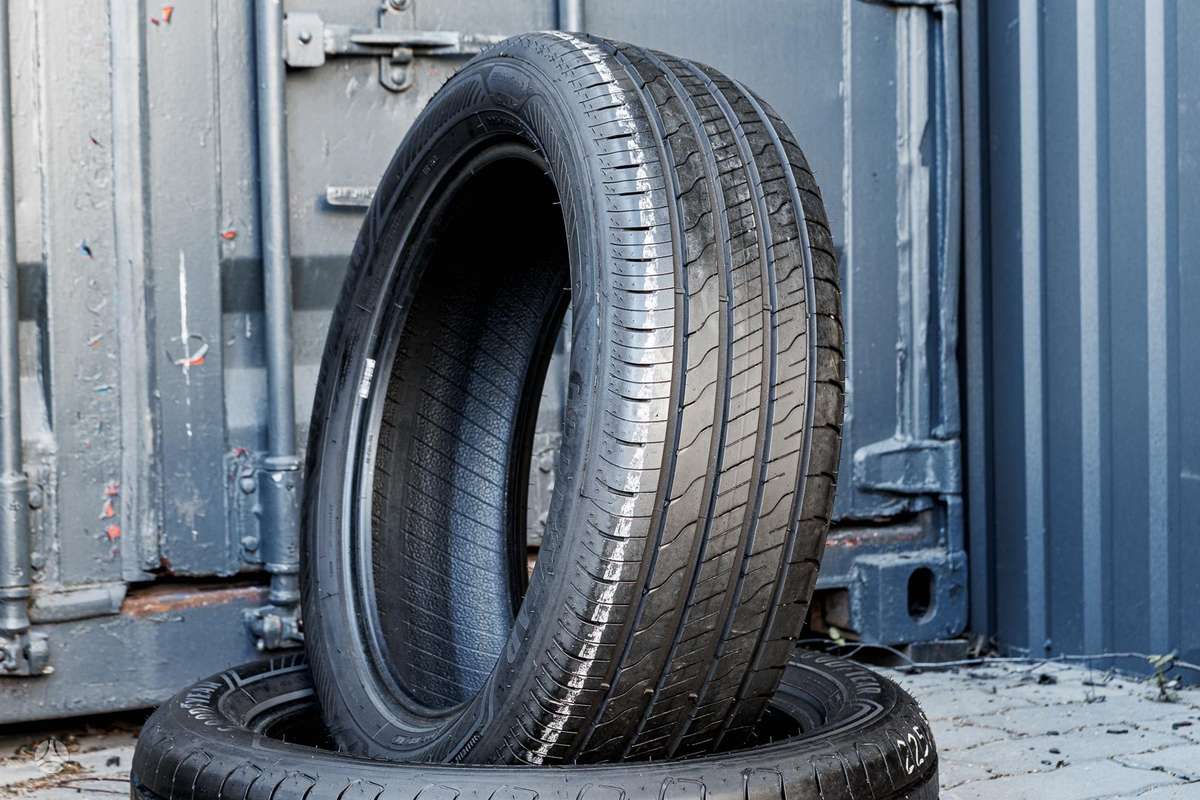Goodyear Efficient Grip 2 SUV, summer 225/55 R19