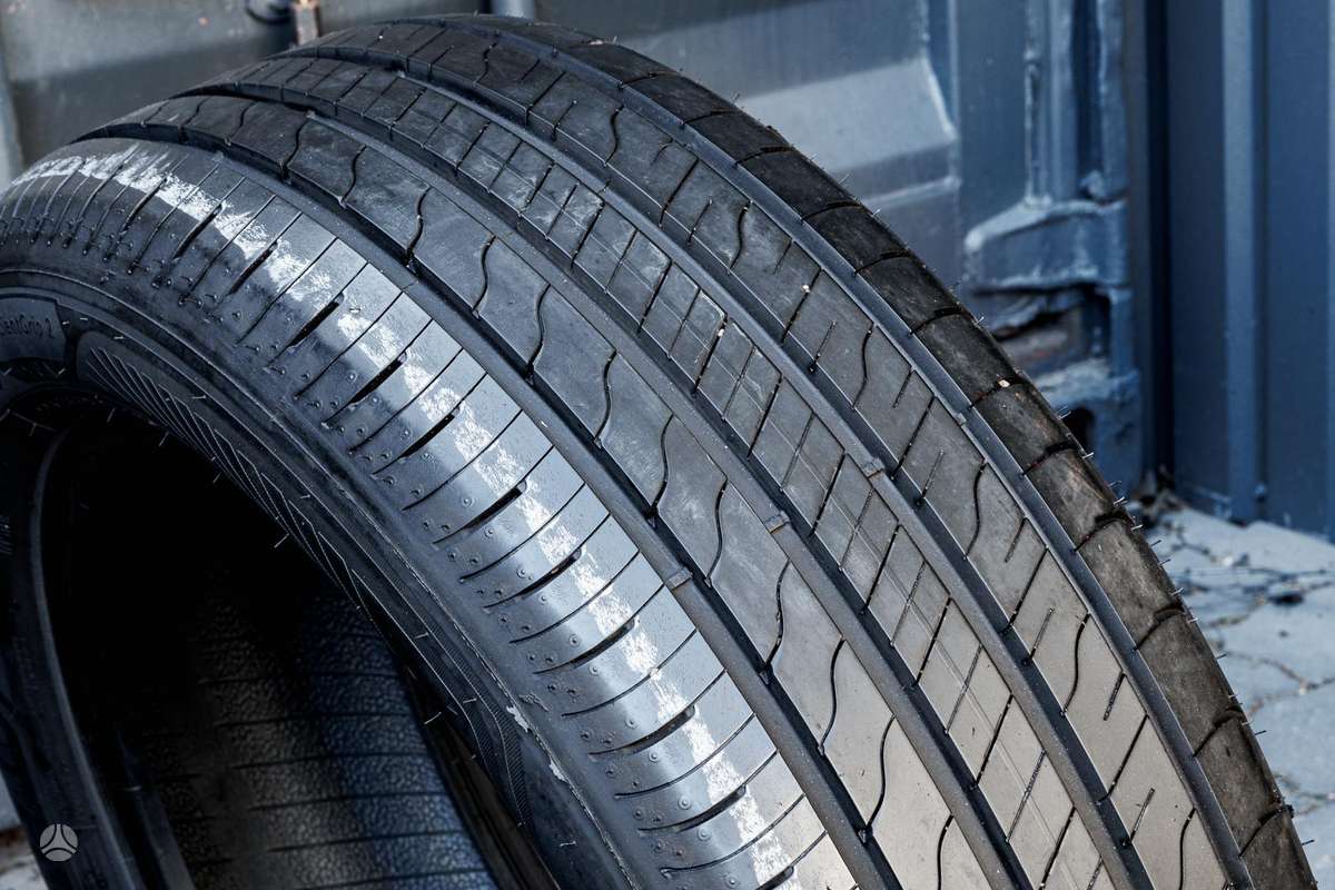 Goodyear Efficient Grip 2 SUV, летние 225/55 R19