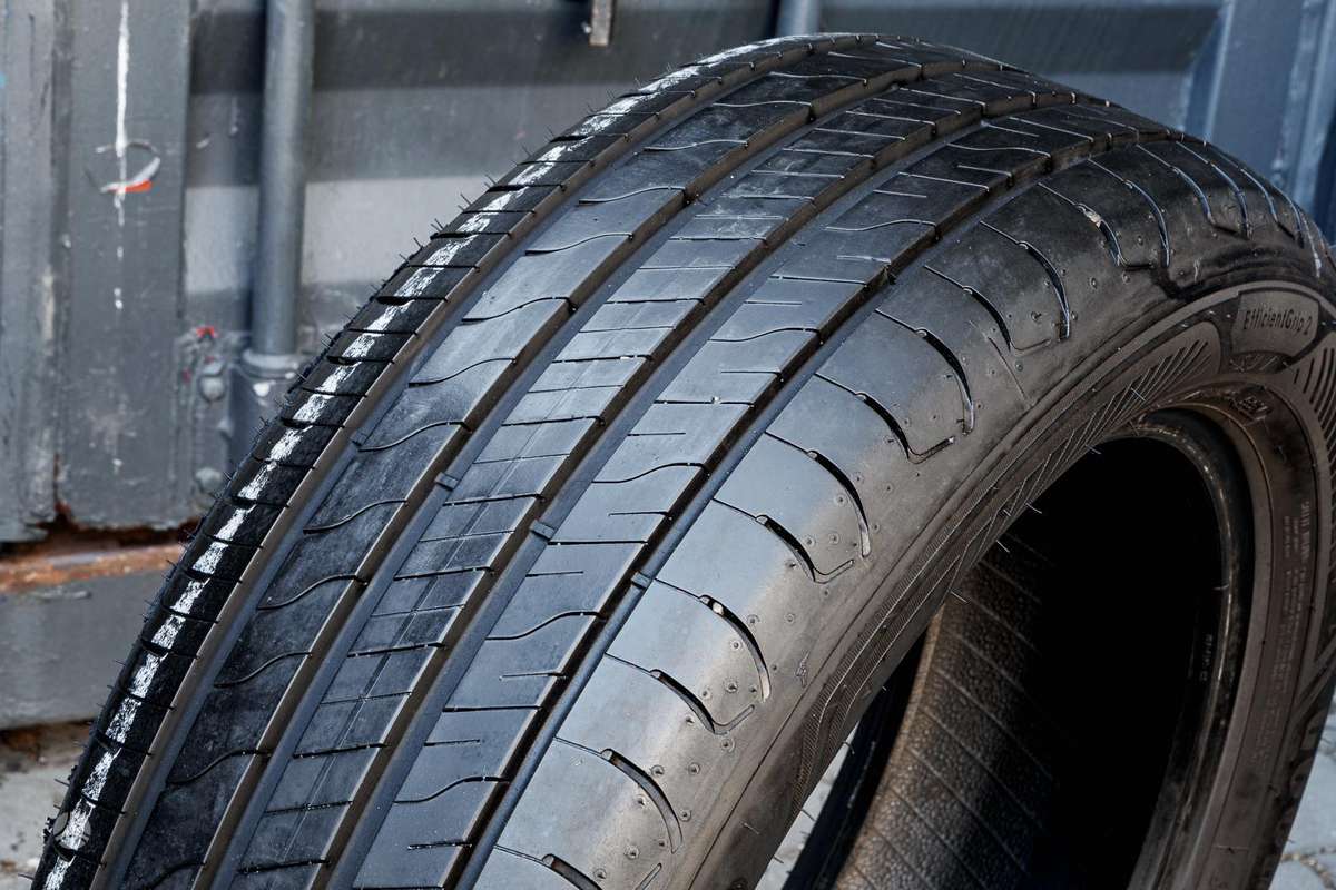 Goodyear Efficient Grip 2 SUV, summer 225/55 R19