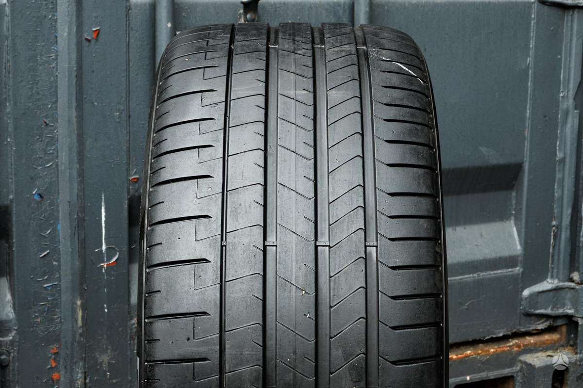 Pirelli P Zero 4, летние 315/35 R22