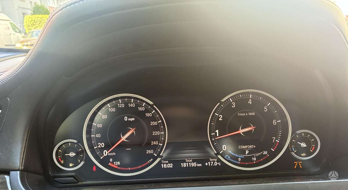 BMW 750, 4.4 l., Лимузин