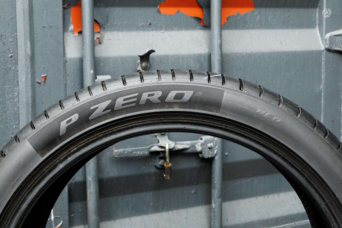 Pirelli P Zero 4, летние 315/35 R22