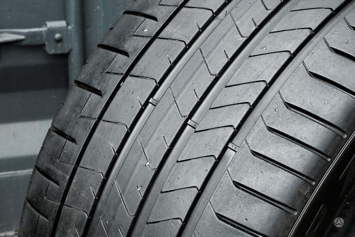 Pirelli P Zero 4, летние 315/35 R22