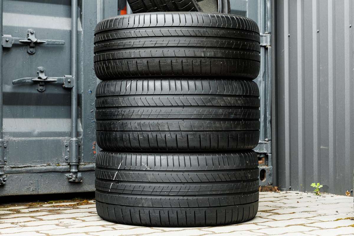 Pirelli P Zero 4, vasarinės 275/40 R22