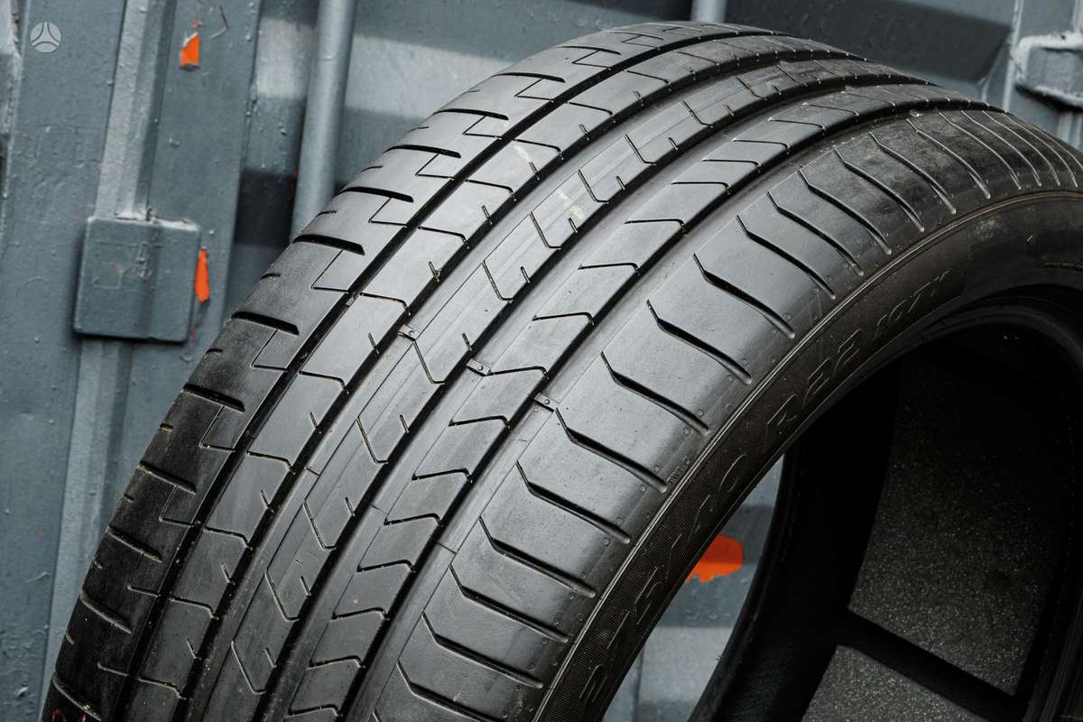 Pirelli P Zero 4, летние 275/40 R22