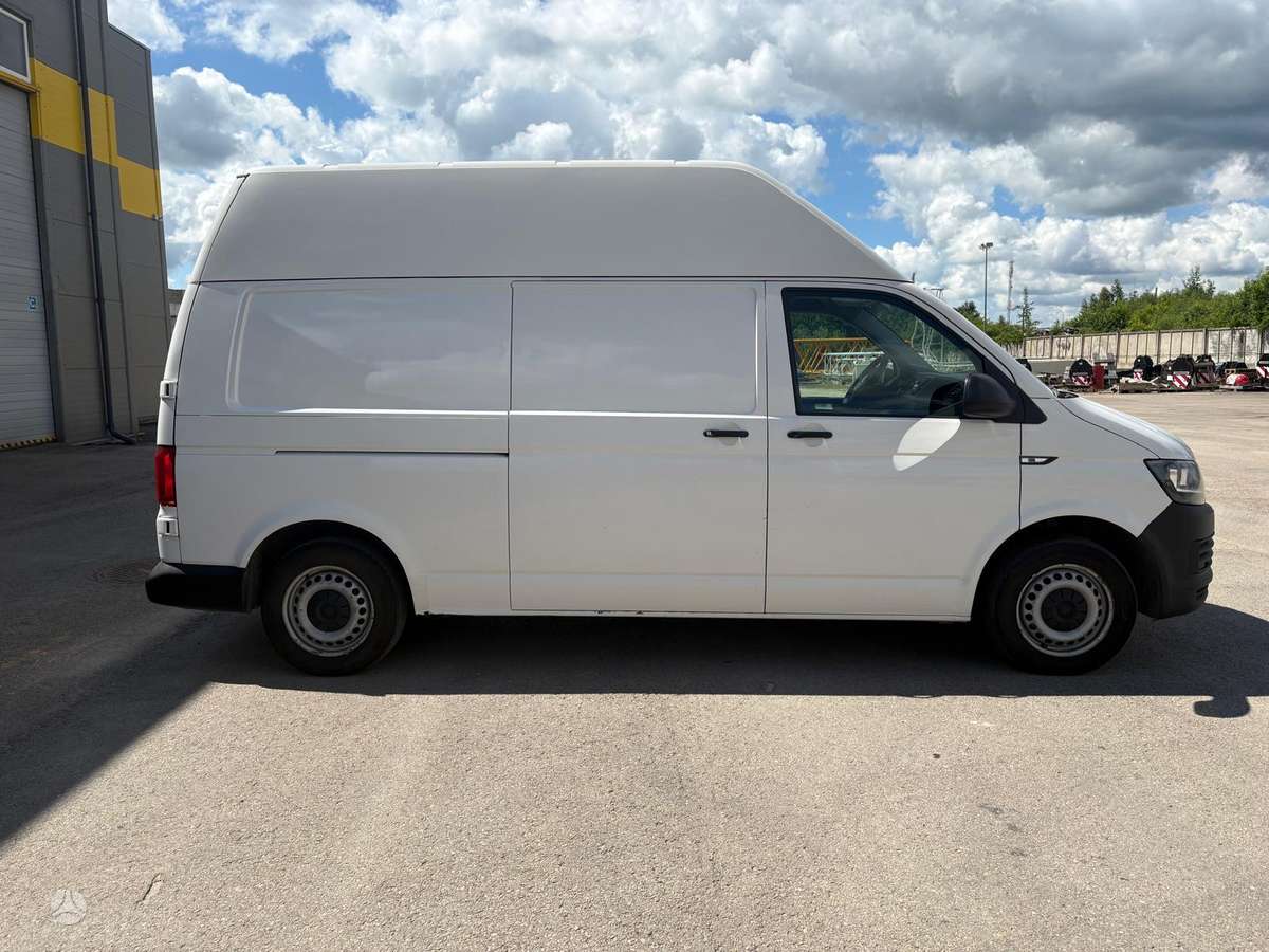 Volkswagen Transporter - 4