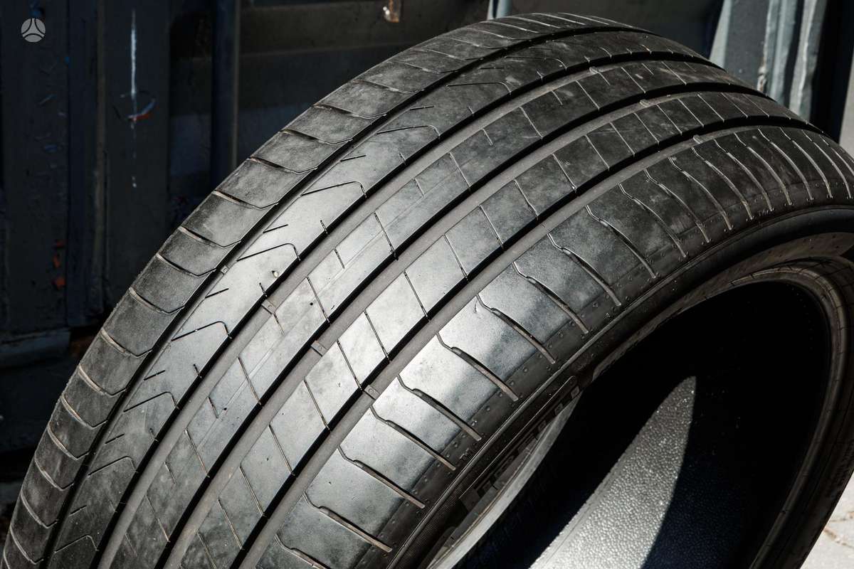 Pirelli Scorpion, summer 255/40 R20