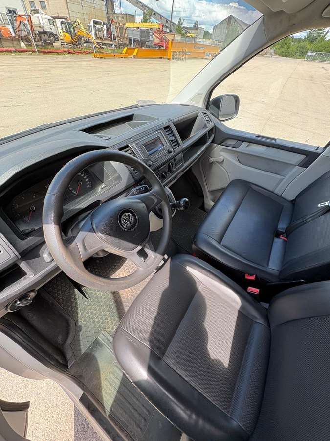 Volkswagen Transporter - 9