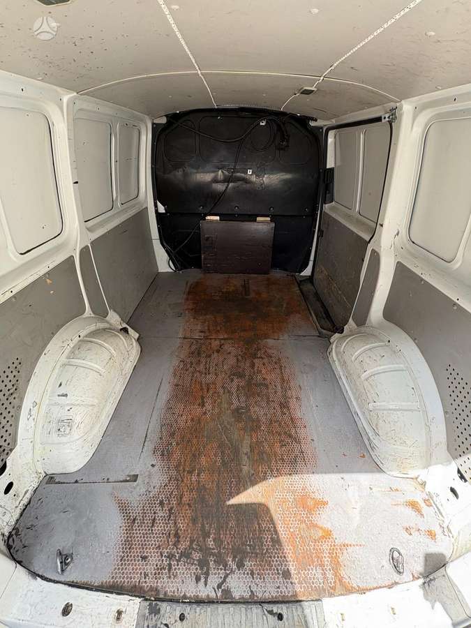 Volkswagen Transporter - 10