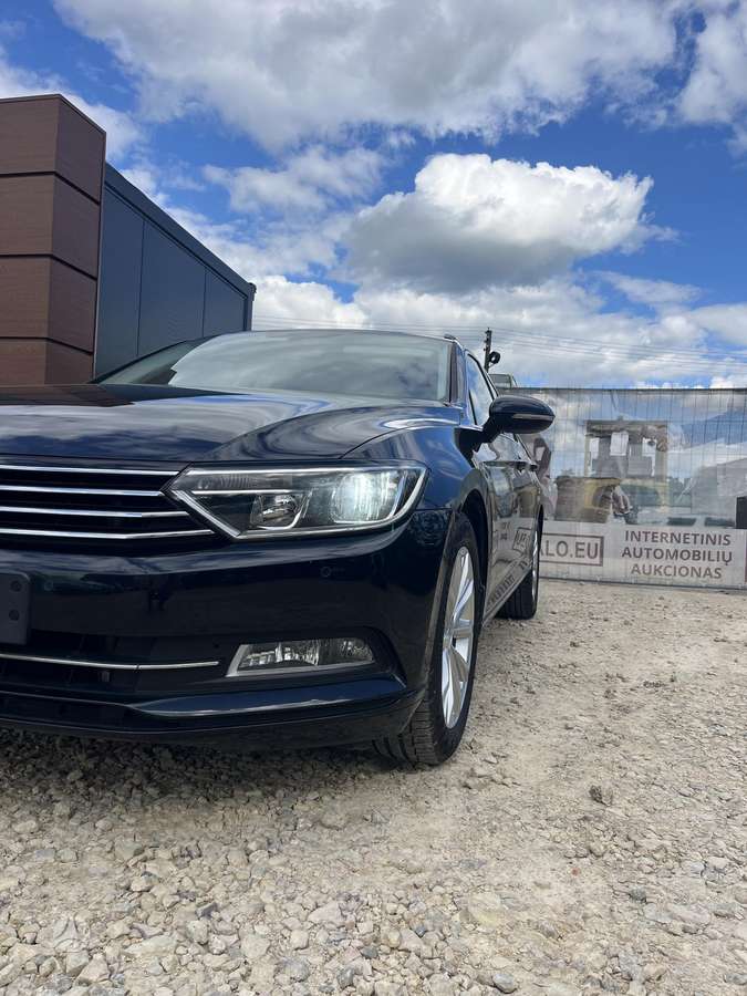 Volkswagen Passat - 4