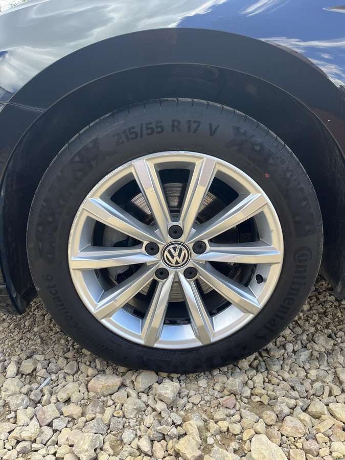 Volkswagen Passat - 8