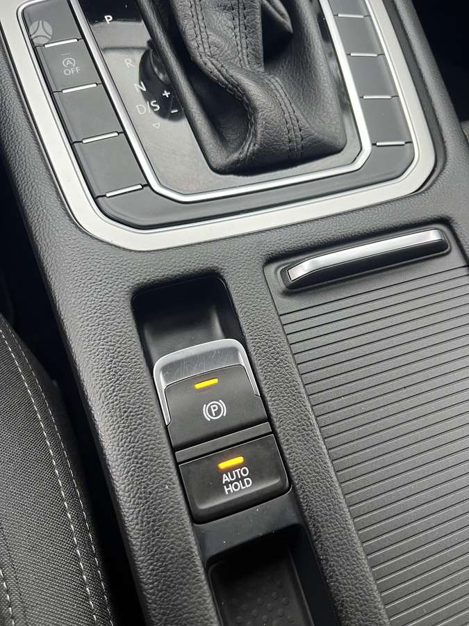 Volkswagen Passat - 12