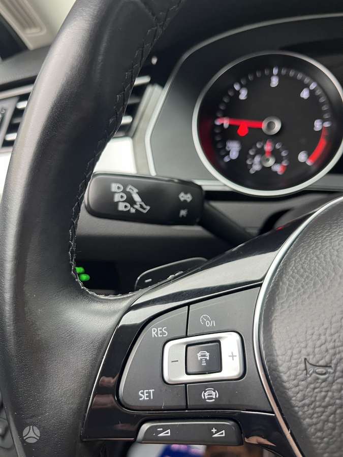 Volkswagen Passat - 10