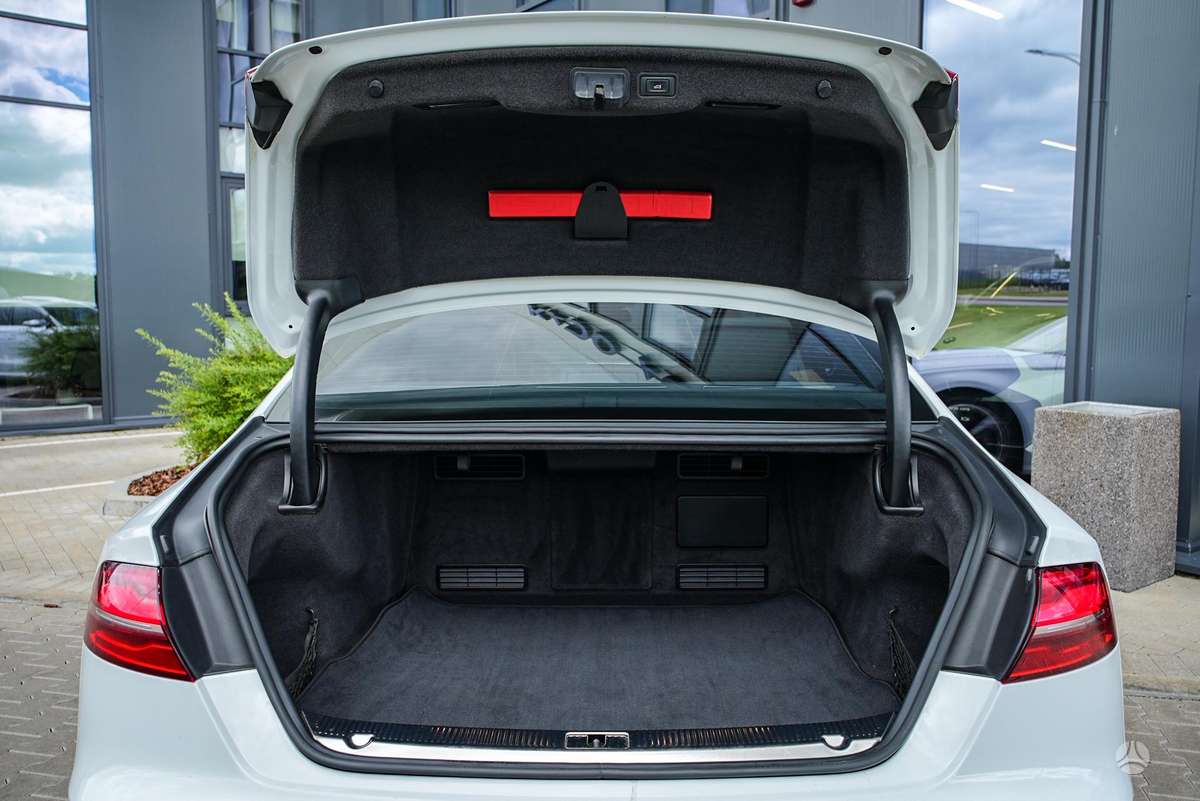 Audi S8, 4.0 l., Седан