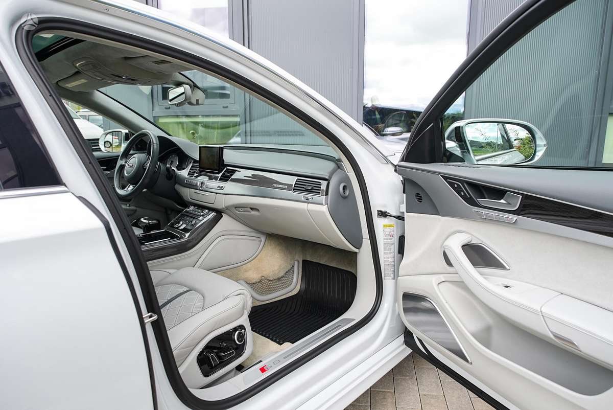 Audi S8, 4.0 l., Седан