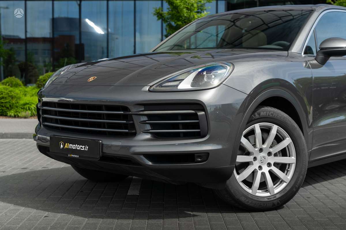 Porsche Cayenne - 2