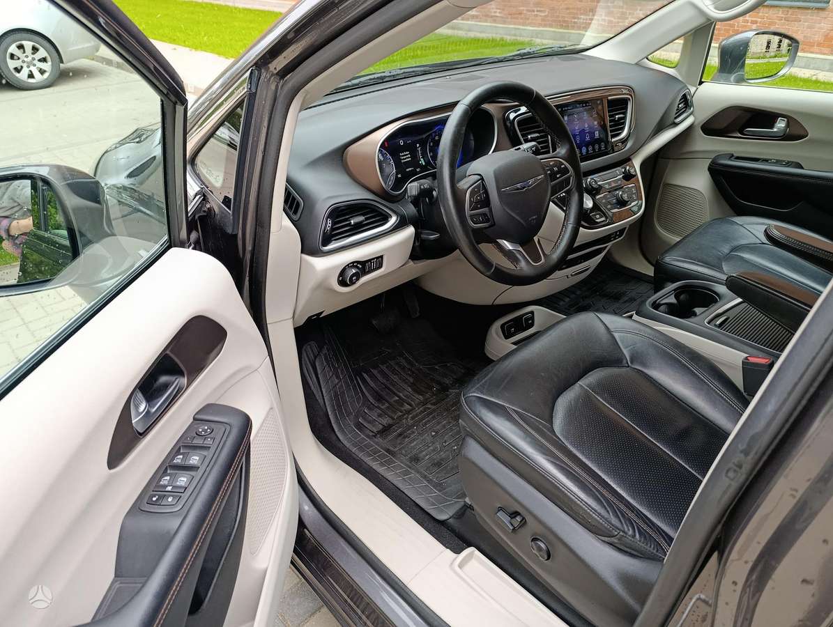 Chrysler Pacifica, 3.6 l., Минивэн