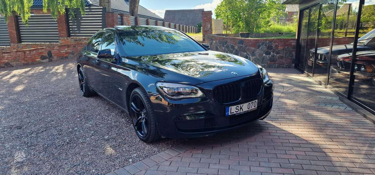 BMW 740, 3.0 l., Седан