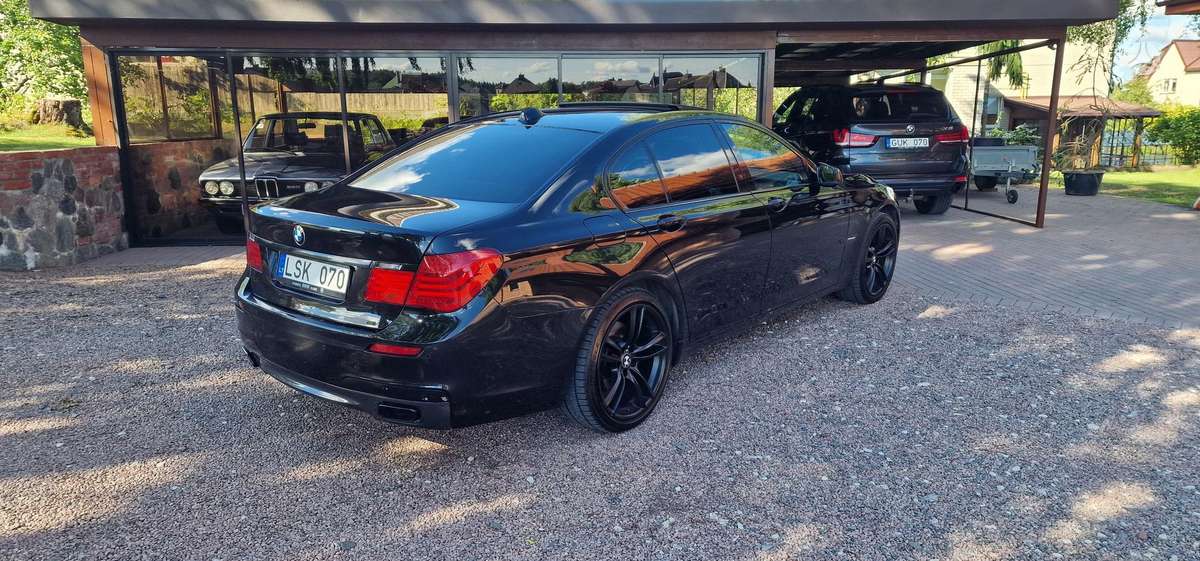 BMW 740, 3.0 l., Седан