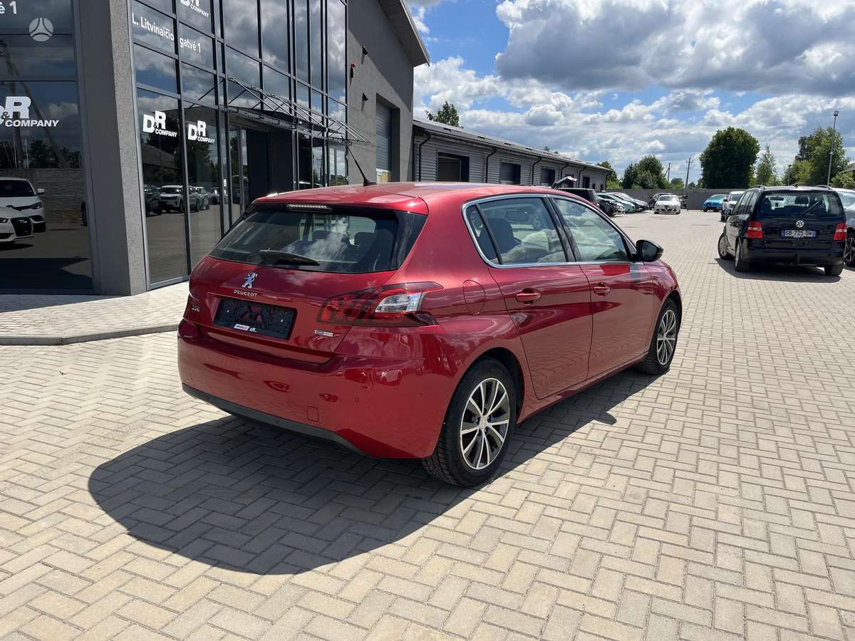Peugeot 308, 1.2 l., hatchback