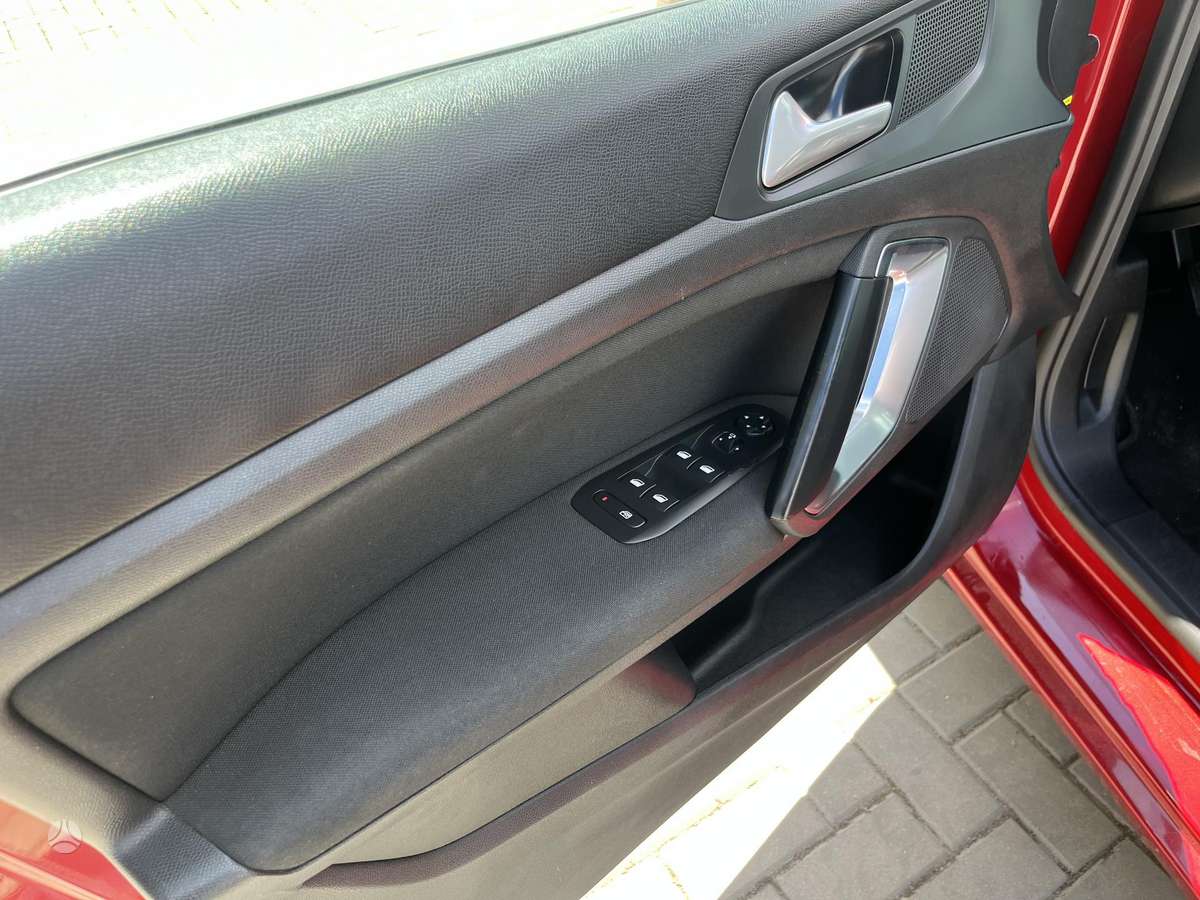 Peugeot 308, 1.2 l., hatchback