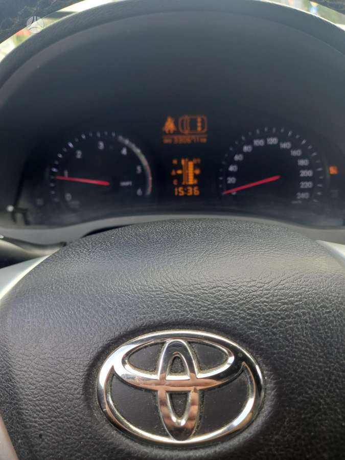 Toyota Avensis - 5