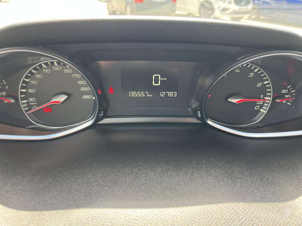 Peugeot 308, 1.2 l., hatchback
