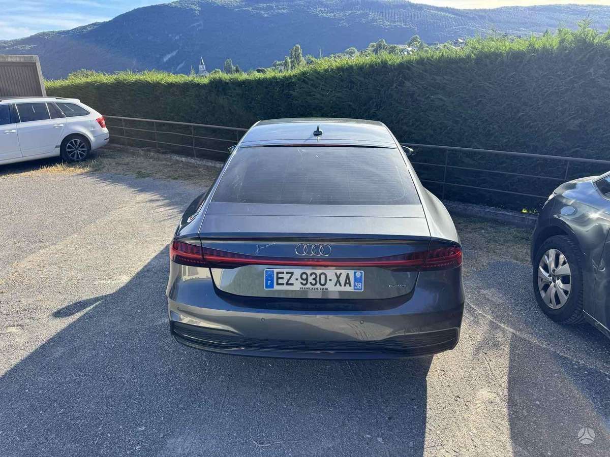 Audi A7, Хэтчбек