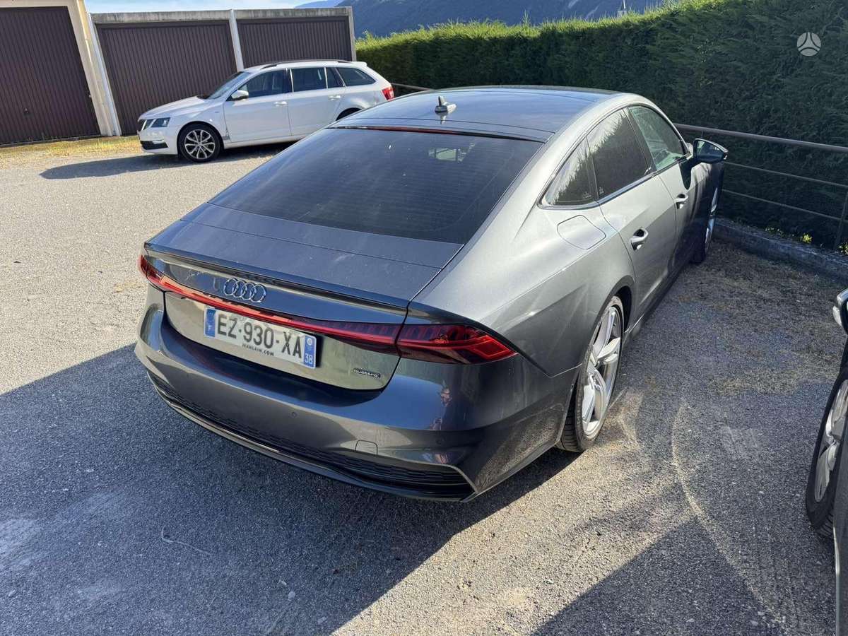 Audi A7, Хэтчбек