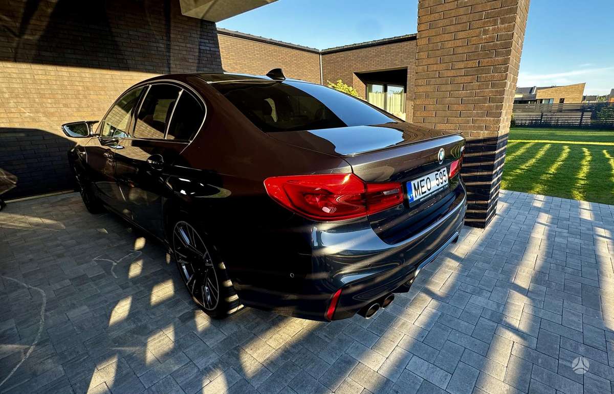 BMW M5, 4.4 l., Седан