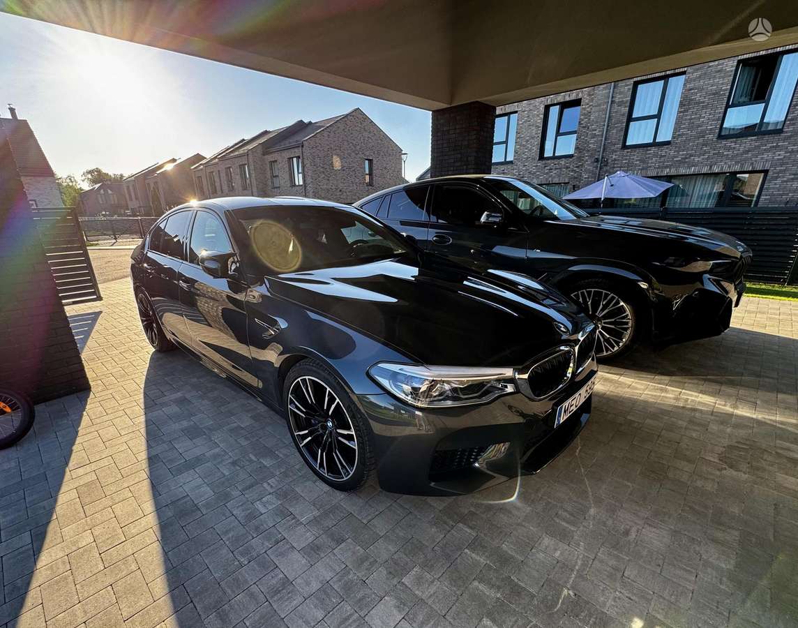 BMW M5, 4.4 l., Седан