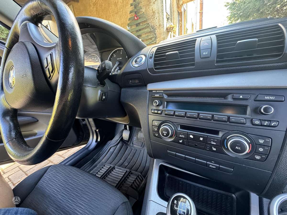 BMW 118, 2.0 l., hatchback