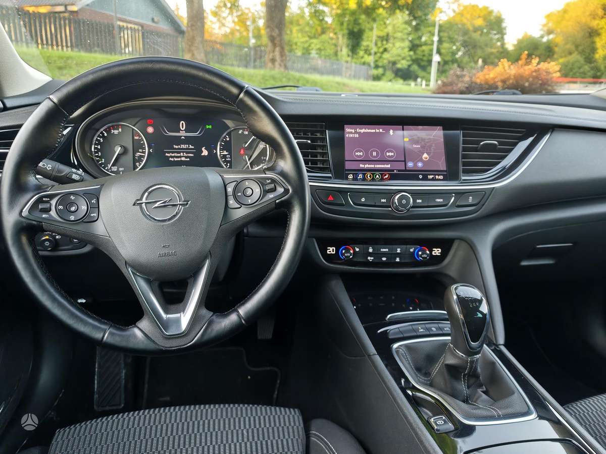 Opel Insignia, 1.6 l., hatchback