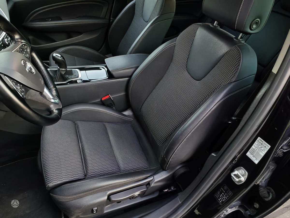 Opel Insignia, 1.6 l., hatchback