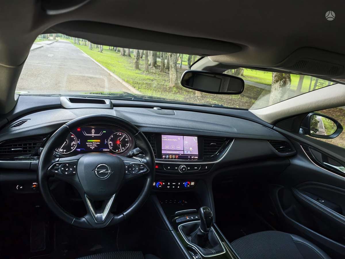 Opel Insignia, 1.6 l., hatchback