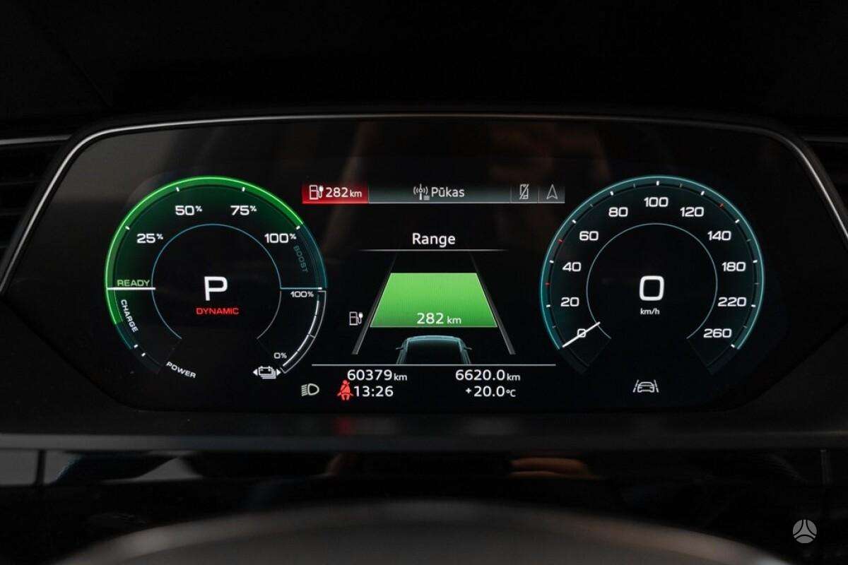 Audi e-tron, off-road / crossover