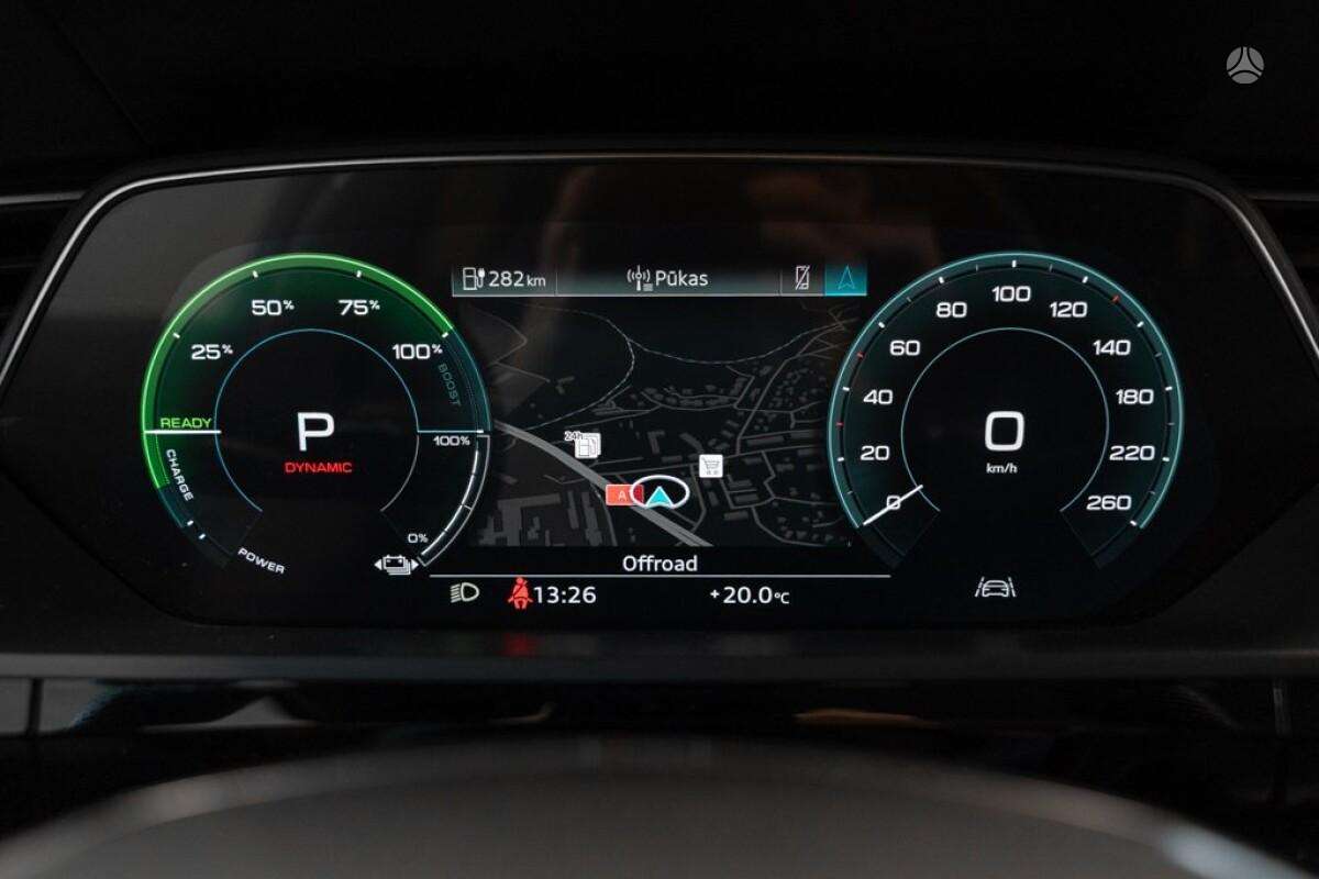 Audi e-tron, off-road / crossover