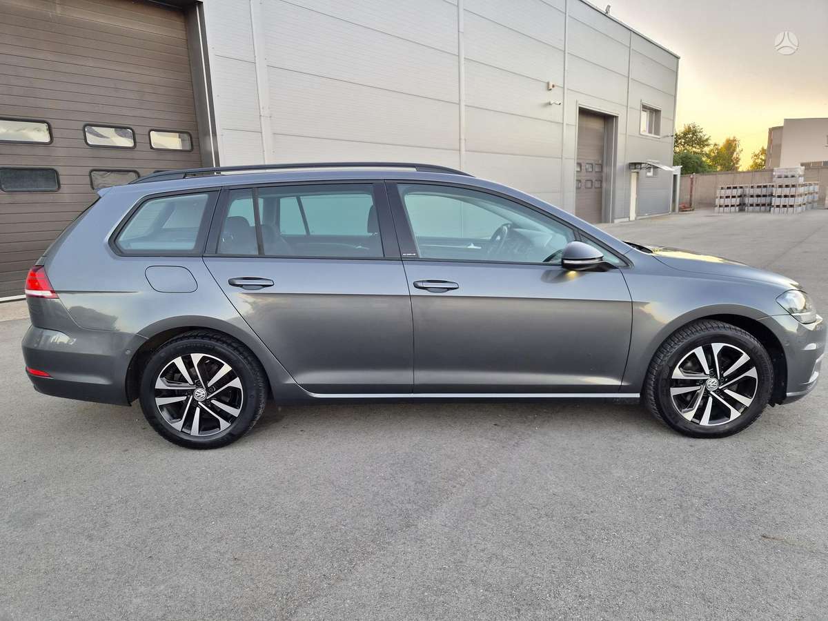 Volkswagen Golf - 2