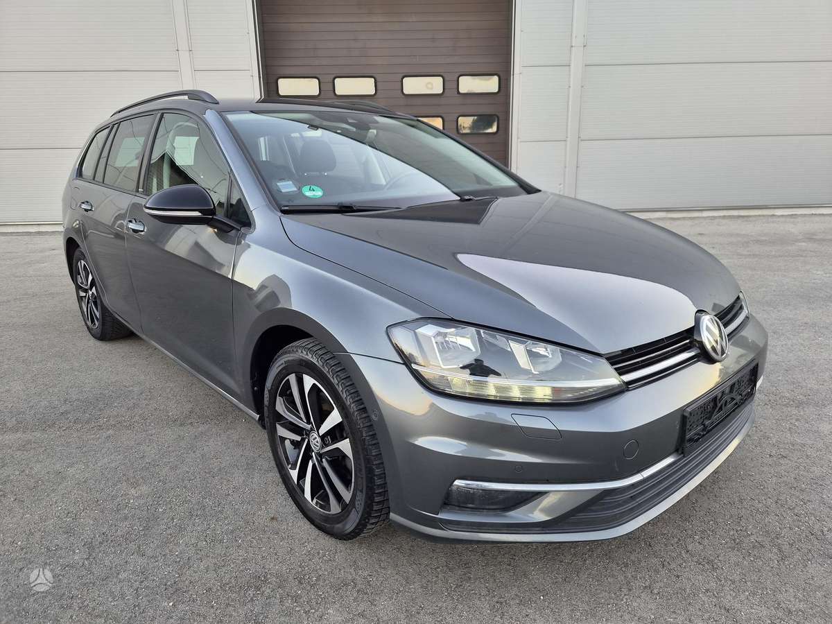 Volkswagen Golf - 1