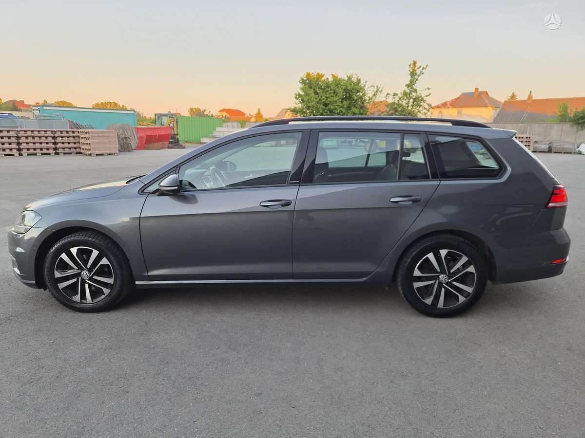 Volkswagen Golf - 5