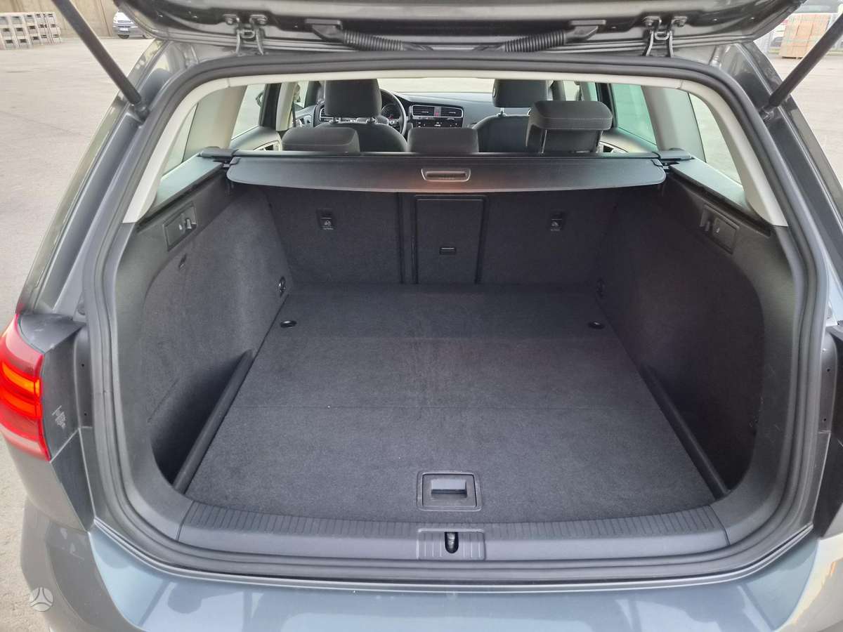 Volkswagen Golf - 12