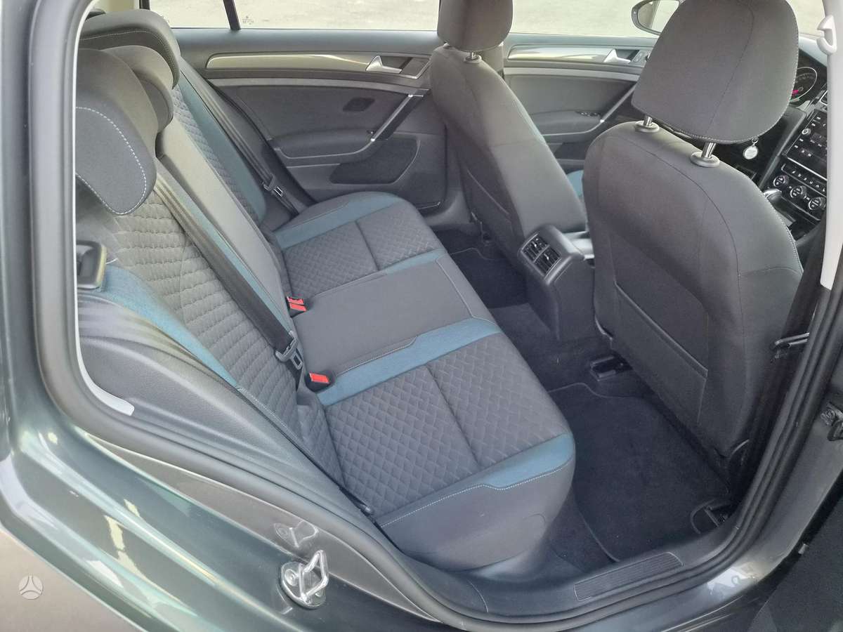 Volkswagen Golf - 11