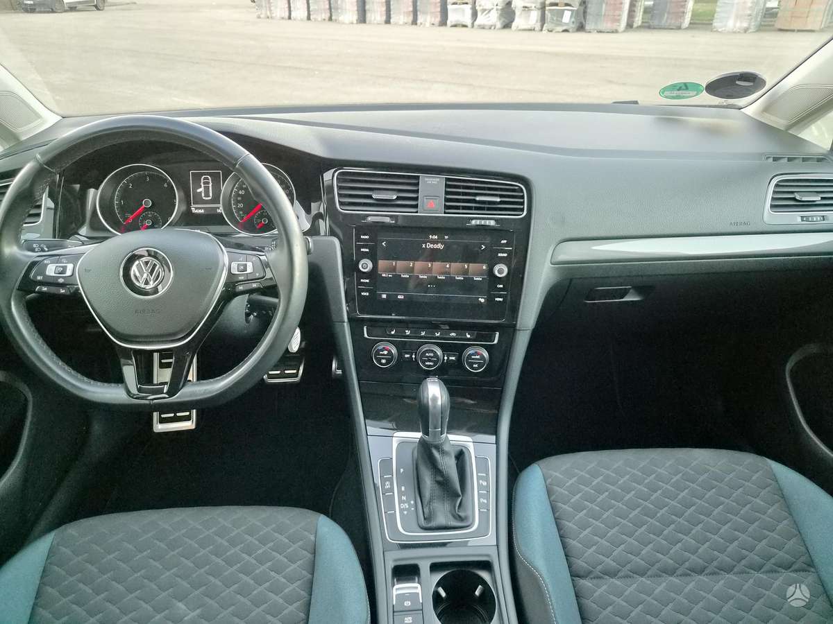 Volkswagen Golf - 9