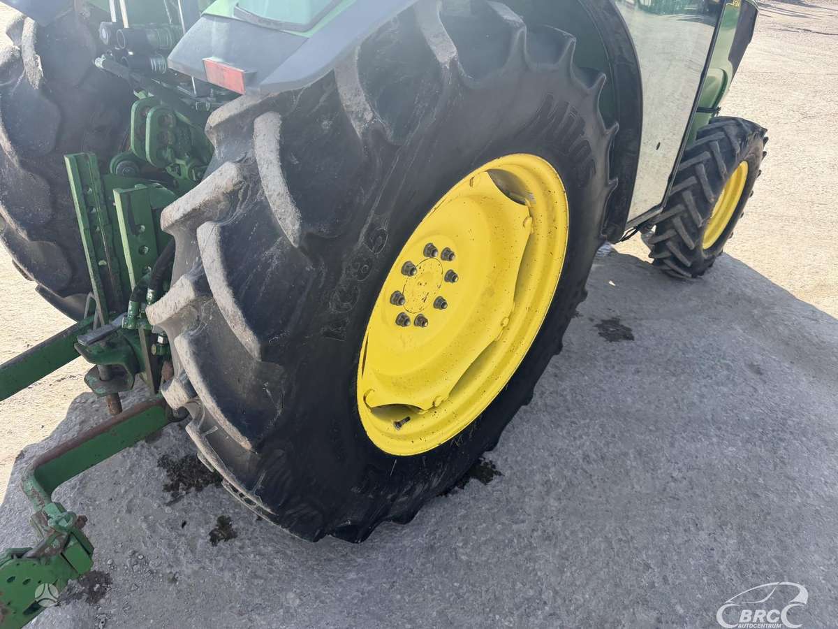 John Deere 5085, tractors