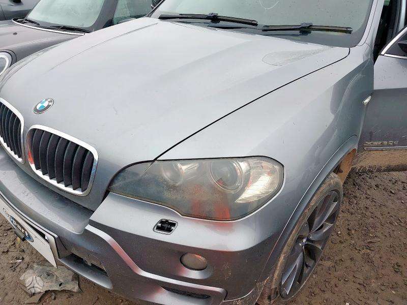 BMW X5 dalimis