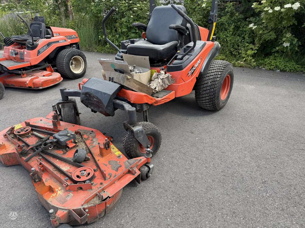 Kubota ZD326, garden tractors