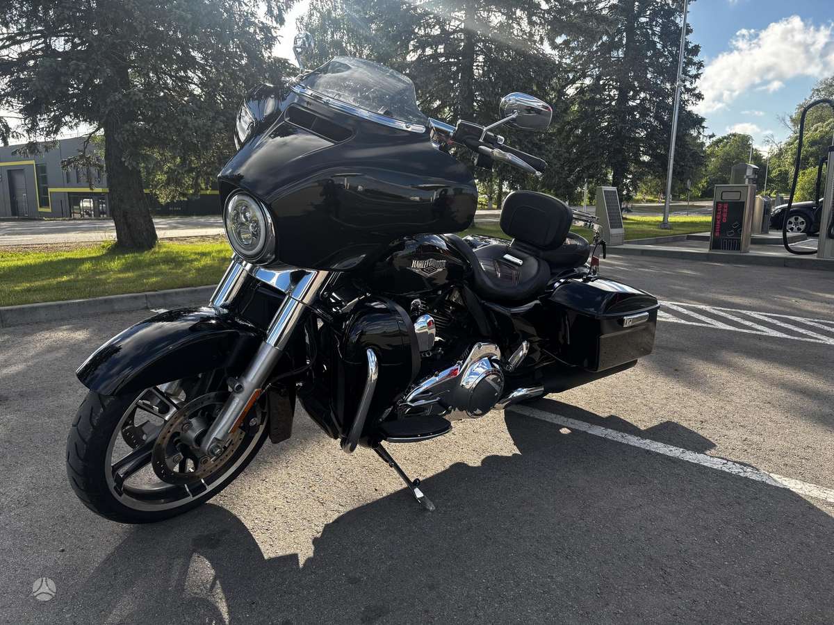 Harley-Davidson FLHT 1688cc, choppers / cruisers / custom