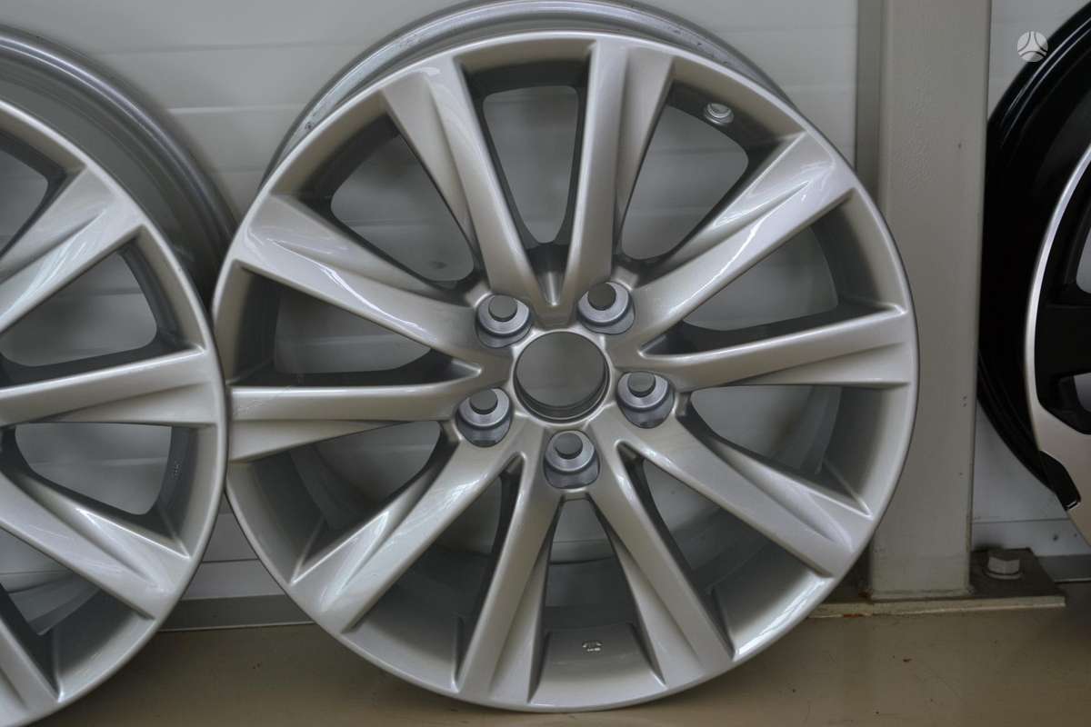 Lexus IS, light alloy, R17