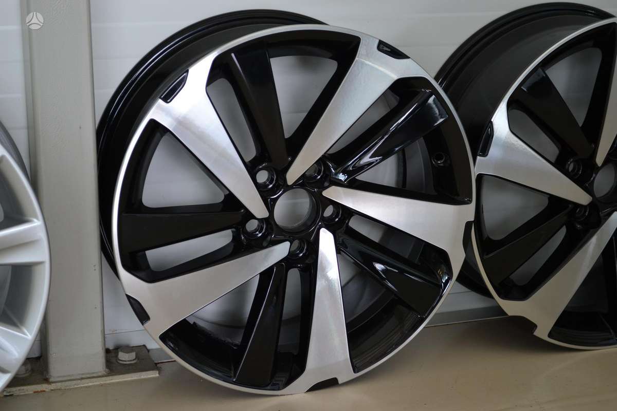 Lexus NX, lengvojo lydinio, R18